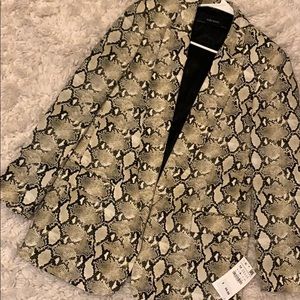 ZARA SNAKE PRINT BLAZER. NEW.